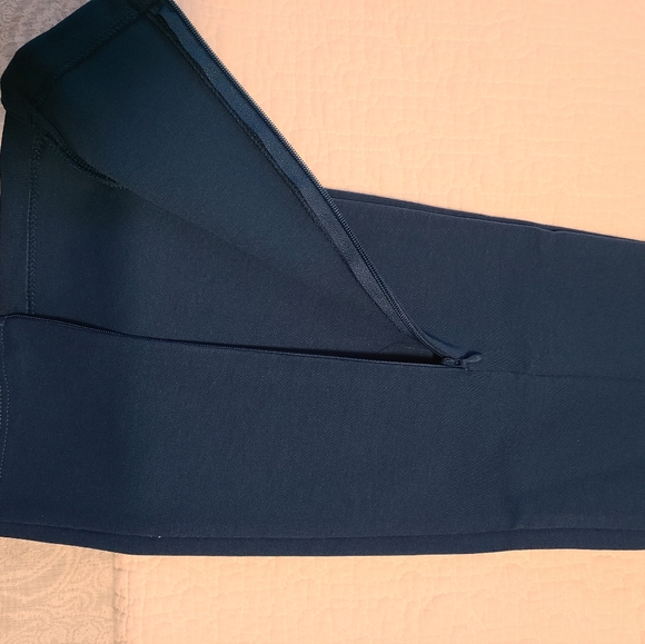 Adidas pants - Picture 6 of 8